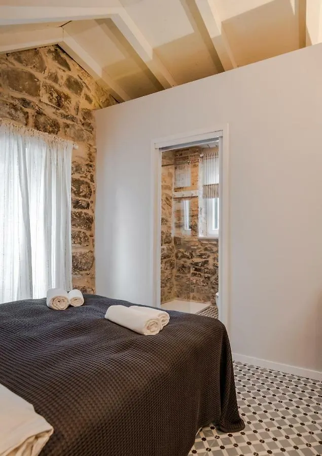 No.5 Luxury Studio Split